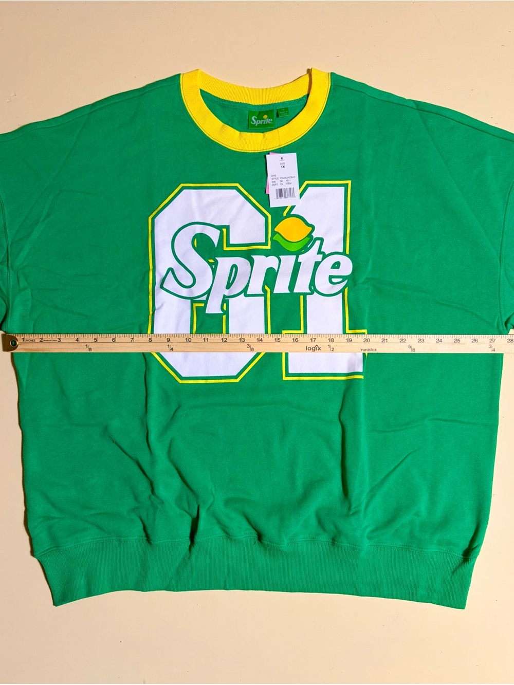 Sprite Women’s Oversized Graphic Crewneck Sweatshirt Green Yellow Size 1X NWT - Picture 6 of 7